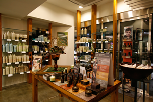 f_shop1 FLIP B AVEDA(フリップ ビー アヴェダ)店内風景2